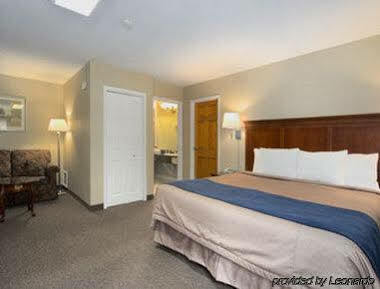 Super 8 By Wyndham Hotel 3*